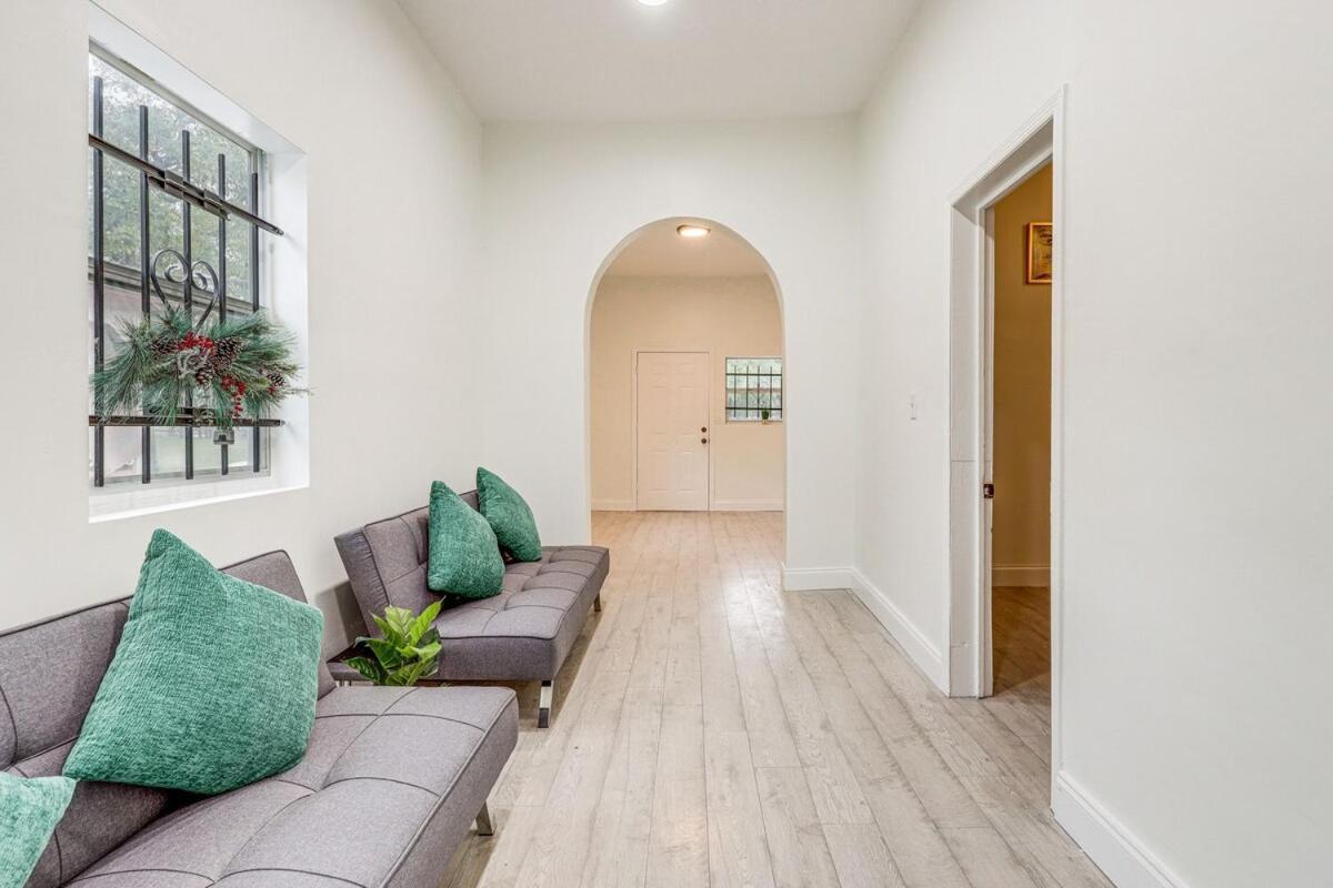 Large, Central, Lovely & Cozy 4Bed/2Bath - House By Everbank Stadium Jacksonville Exterior foto